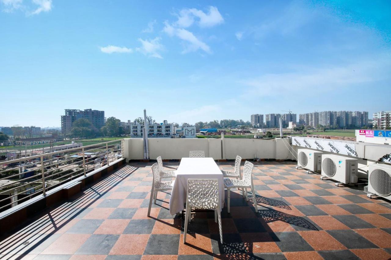 Hotel Woodcrest Zirakpur Chandigarh - Luxury Rooms Bagian luar foto