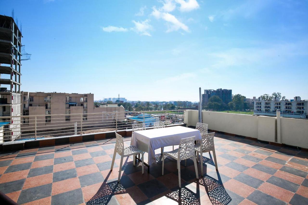 Hotel Woodcrest Zirakpur Chandigarh - Luxury Rooms Bagian luar foto