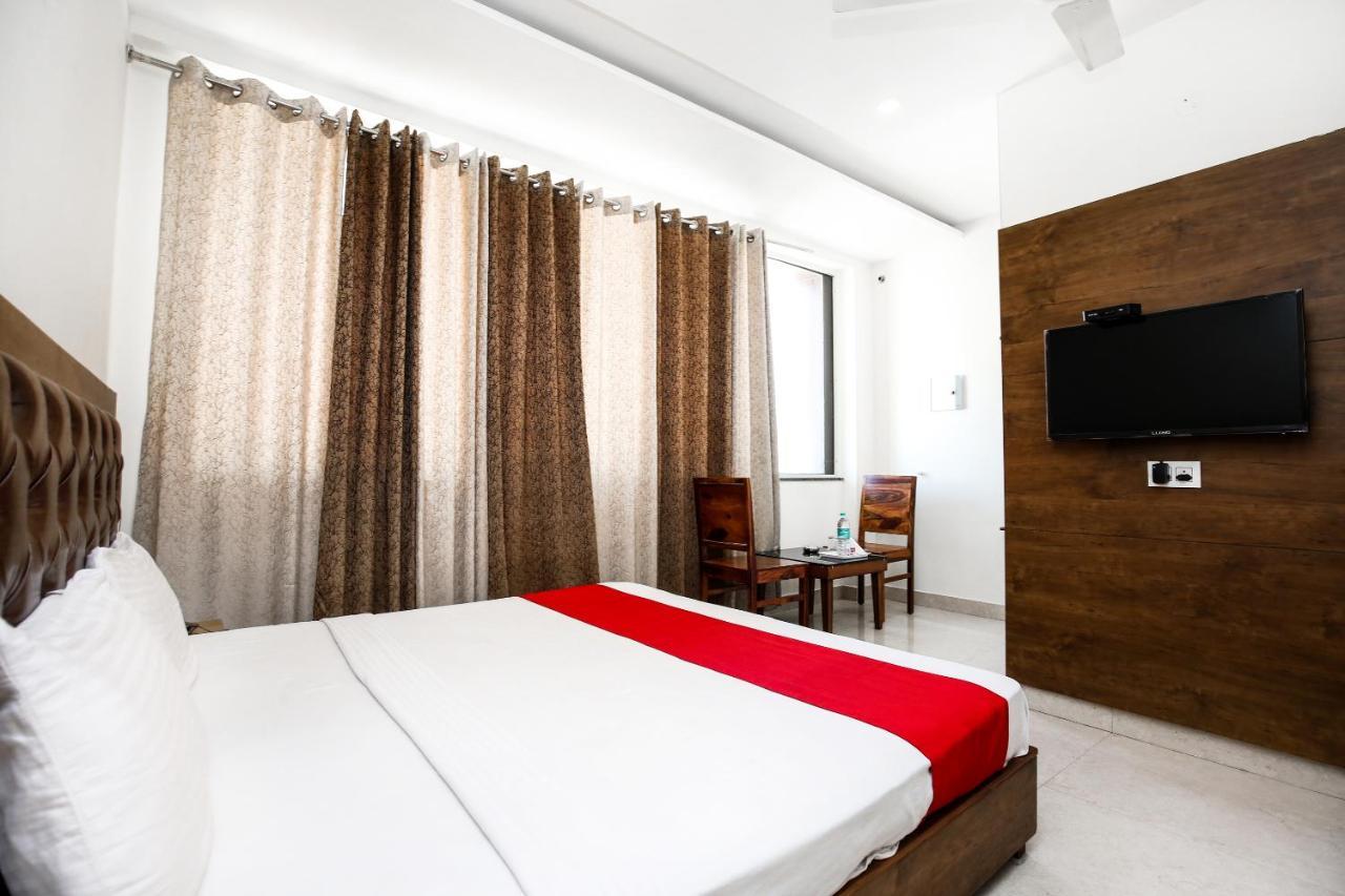 Hotel Woodcrest Zirakpur Chandigarh - Luxury Rooms Bagian luar foto