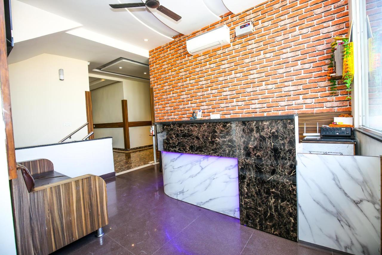 Hotel Woodcrest Zirakpur Chandigarh - Luxury Rooms Bagian luar foto
