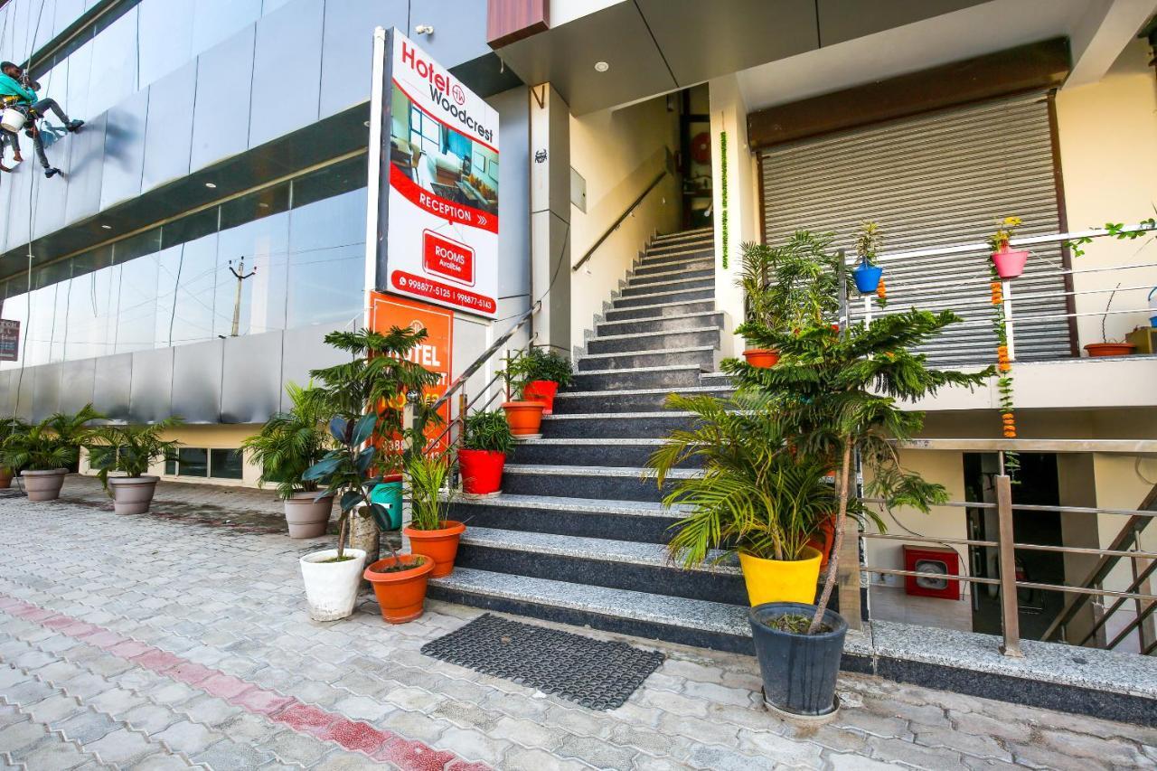 Hotel Woodcrest Zirakpur Chandigarh - Luxury Rooms Bagian luar foto